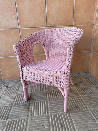 Silla de mimbre infantil