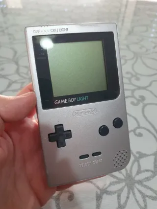 Nintendo Game Boy Light Plata