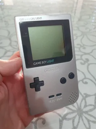 Nintendo Game Boy Light Plata
