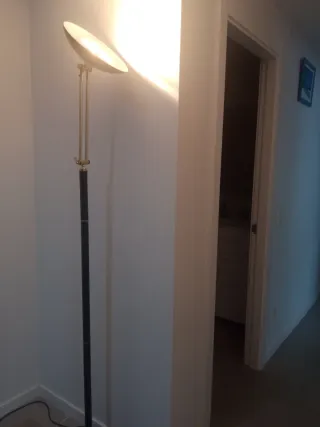 Lámpara de pie metal madera