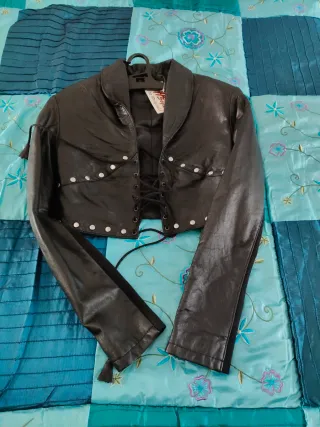 Bolero in pelle nero