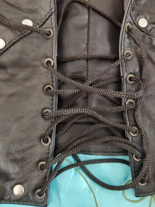 Bolero in pelle nero