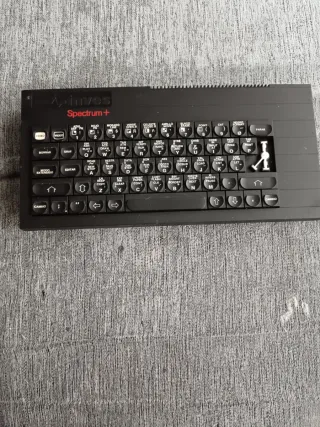 Ordenador Amstrad Sinclair Spectrum+ retro