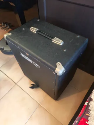 Fender Sidekick Bass 70W NO SUENA