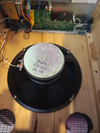 Fender Sidekick Bass 70W NO SUENA