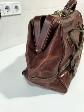 Maletín viaje cuero Santana. Principios siglo XX.