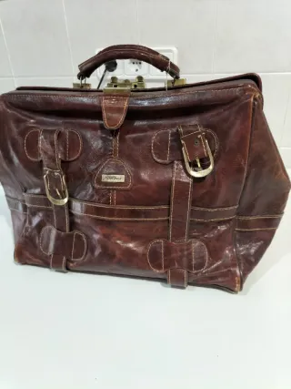 Maletín viaje cuero Santana. Principios siglo XX.