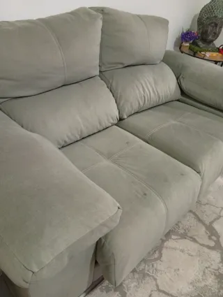 Sofá de tela gris