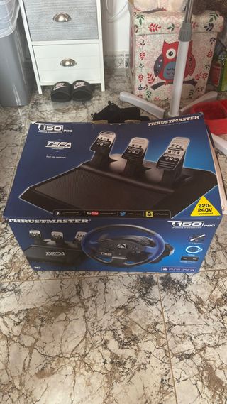 Volante Thrustmaster T150 Pro + Pedales