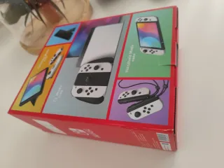 Nintendo Switch OLED Blanca y Negra