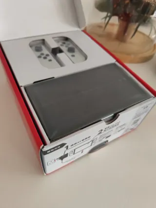 Nintendo Switch OLED Blanca y Negra