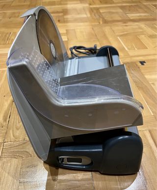 Cortadora de fiambre Demka. Mini moka