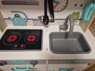 Cocina de juguete de madera