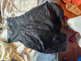 Vestido negro sin mangas