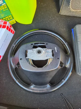 Volante de coche con mandos
