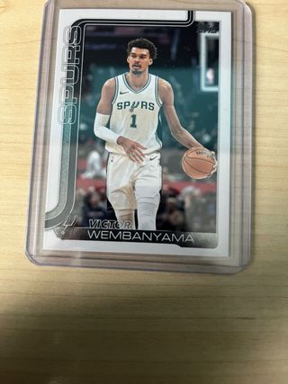 Carta base y power players Wembanyama (¿PSA 10?)