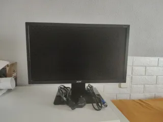 Monitor Acer v226HQl con cables