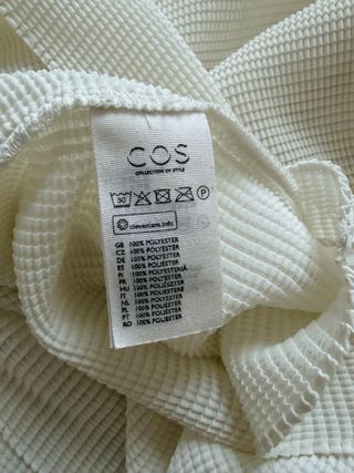 Blusa COS textura fruncida