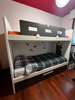 Dormitorio infantil literas 3 camas y complementos