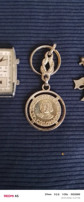 Baúl de madera y metal