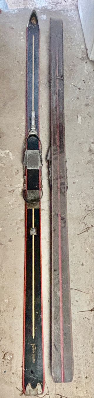 Esquís antiguos para decoración