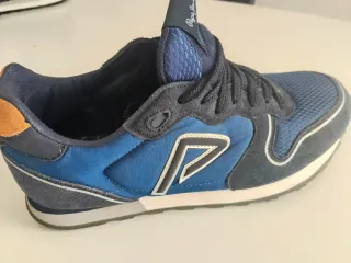 Pares de zapatillas, New Balance/Pepe Jeans.