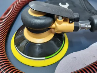 LIJADORA ROTOORBITAL PLATO 150 CON ASPIRACIÓN