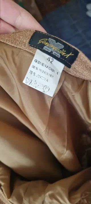 Falda marrón. Cintura 37. Largo 76