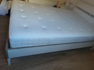 Cama 1.50x1.80 con Colchón