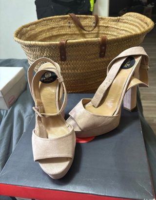 Sandalias Fetiche Beige Tacón