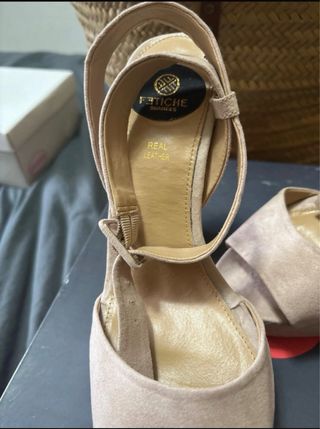 Sandalias Fetiche Beige Tacón