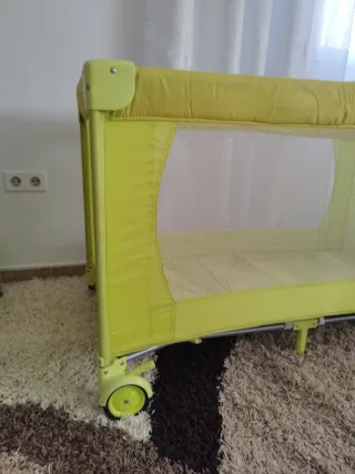 Cuna de viaje plegable