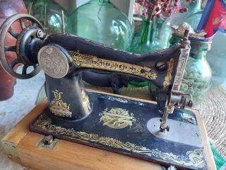 Máquina de coser Singer antigua