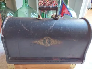 Máquina de coser Singer antigua