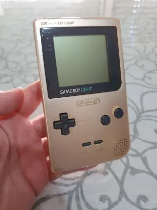 Nintendo Game Boy Light Dorado