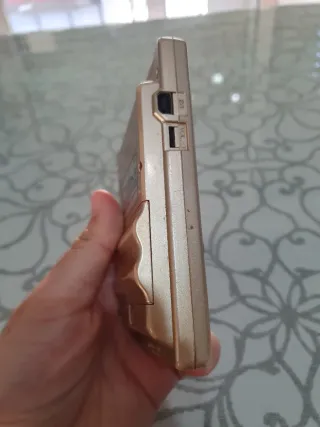 Nintendo Game Boy Light Dorado