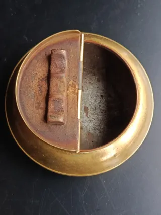 CENICERO DE LATON ANTIGUO