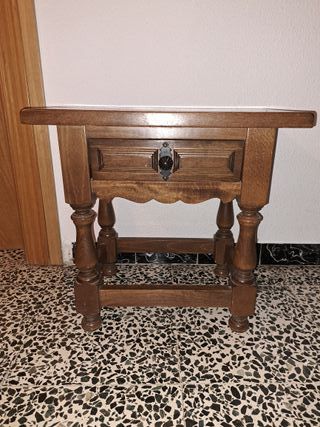 Mesilla de noche de madera