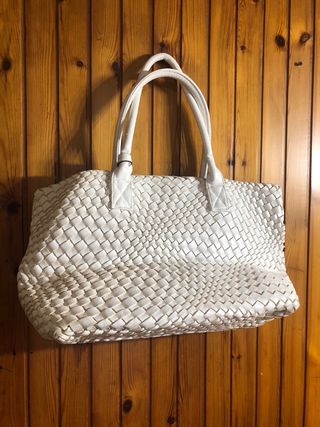Borsa bianca lavorata a mano
