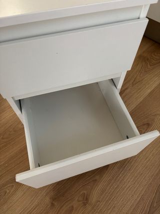 Mesita de noche Ikea blanca modelo KULLEN