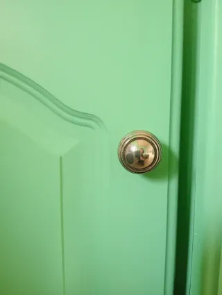 Tiradores latón armario cocina