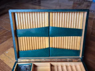 Caja de puros y cigarros con música