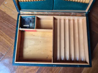 Caja de puros y cigarros con música