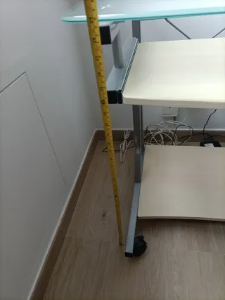 Mesa Ordenador Cristal y Metal