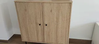 Aparador madera patas negras