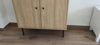 Aparador madera patas negras