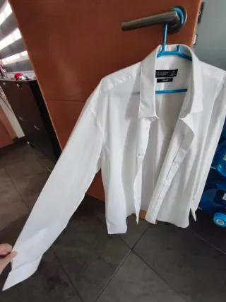 Chaleco,camisas,pantalones y zapatos Restauración