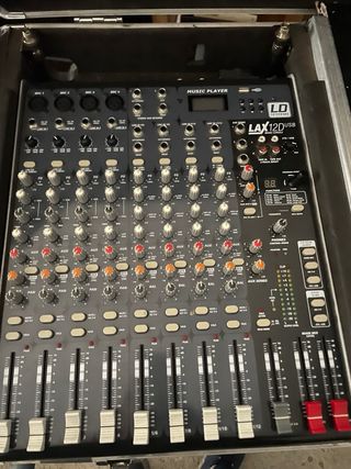 Mesa de mezclas LD Systems LAX12D USB