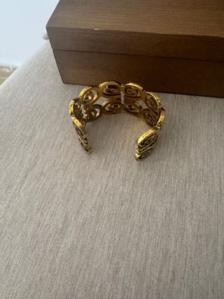 Brazalete NOK Dorado