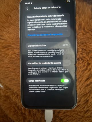 iPhone 11 128GB blanco, salud de bateria al 73%
